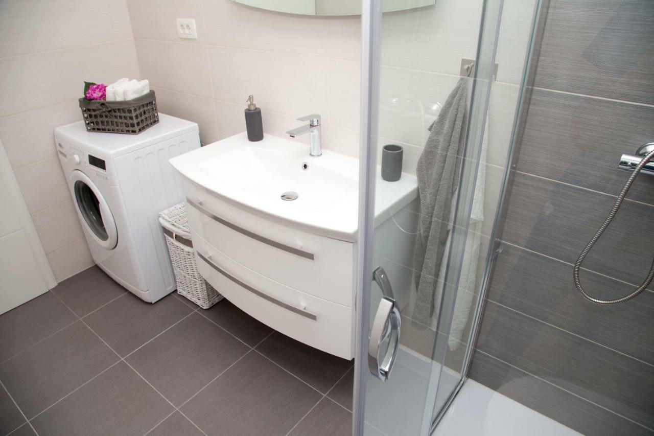 Apartman Topic Apartment Kastela Bagian luar foto