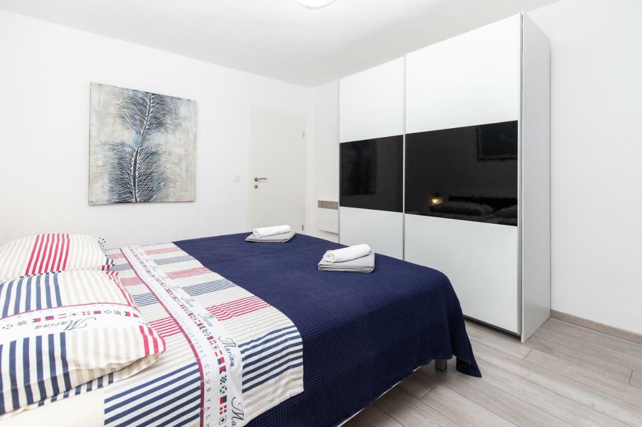 Apartman Topic Apartment Kastela Bagian luar foto