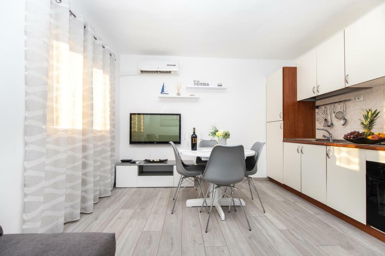 Apartman Topic Apartment Kastela Bagian luar foto