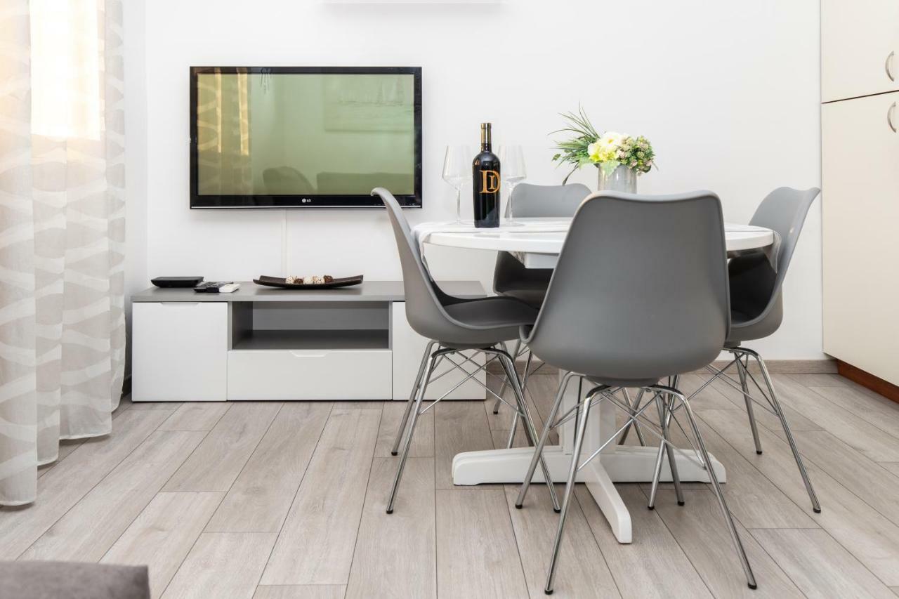 Apartman Topic Apartment Kastela Bagian luar foto